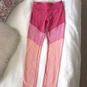 BRAND NEW Outdoor Voices leggings tights small